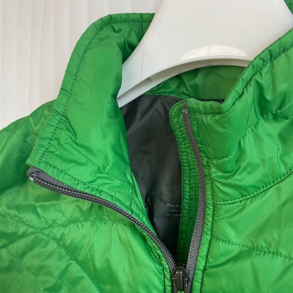 LL Bean Green Lightweight Primaloft Insulation Quilted Vest, XL - Picture 3 of 11